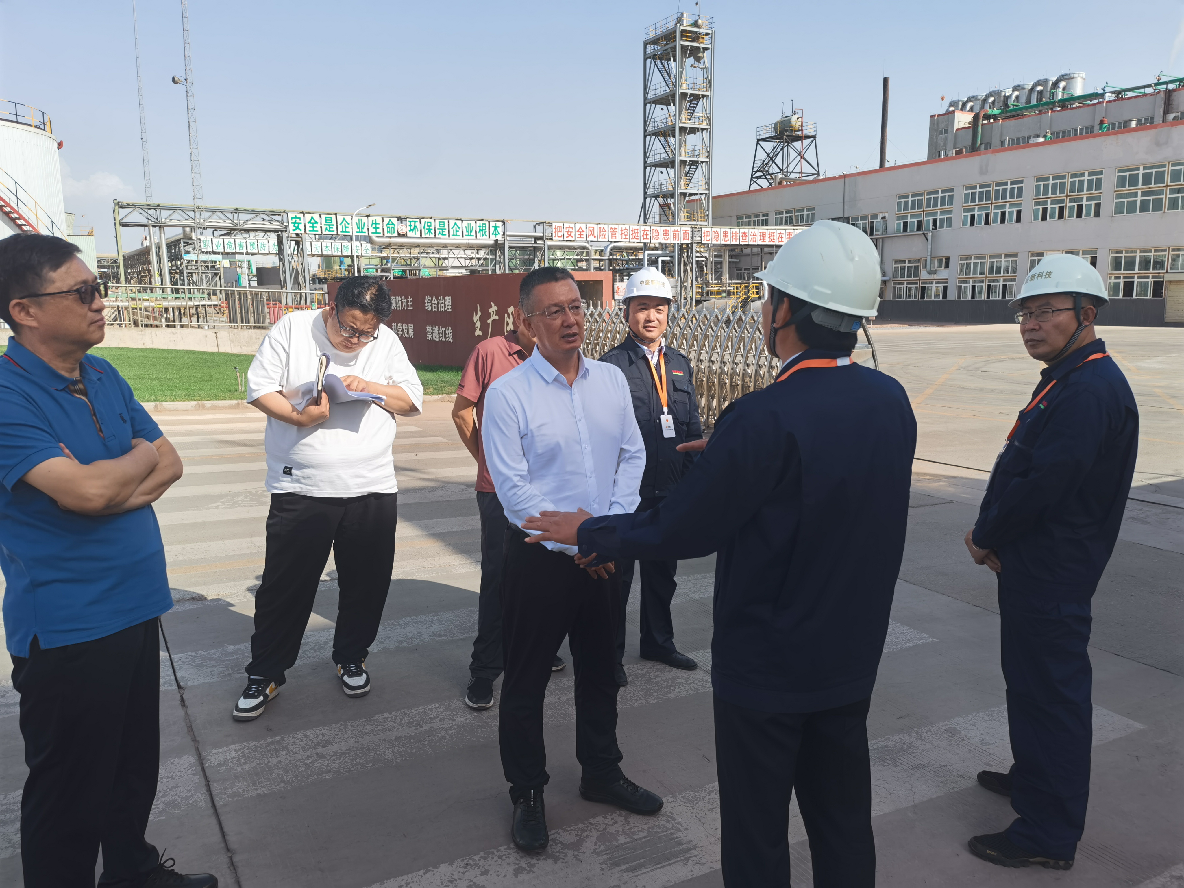 杨金海调研工业企业 .jpg